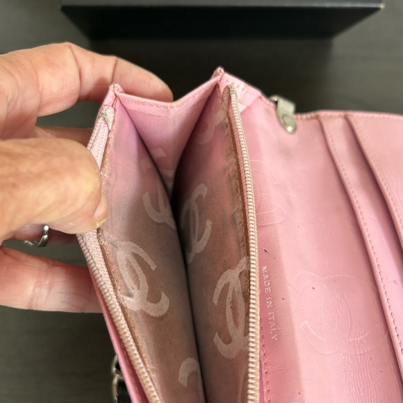 CHANEL Black Quilted Wallet with Chain - Picture 2 of 4